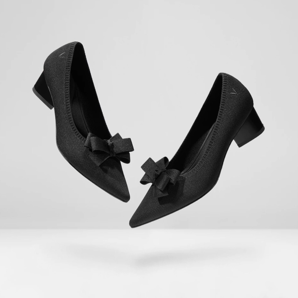 Elegant Black Heels with Bow Detail